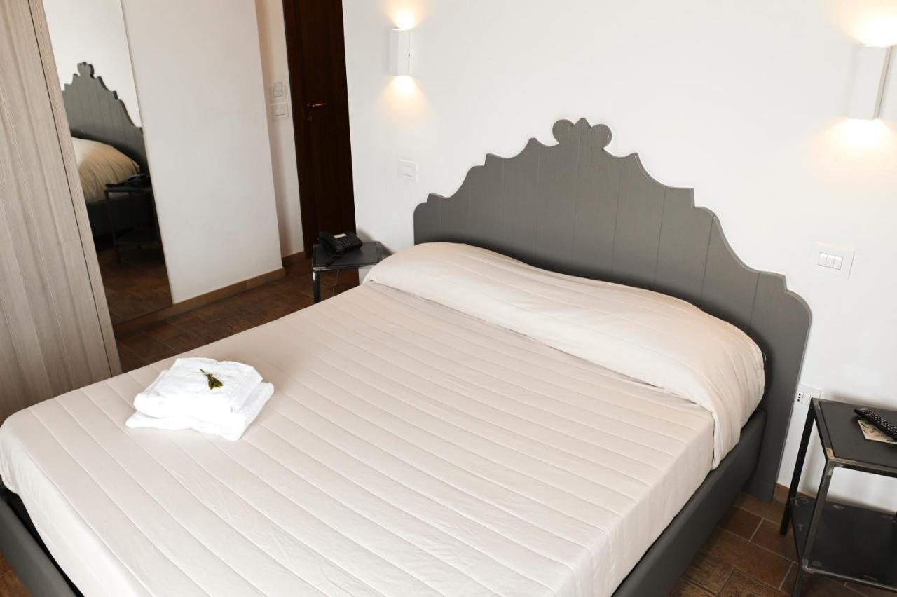 Moretti Village - Sophie Rooms Country House Civitanova Marche Εξωτερικό φωτογραφία